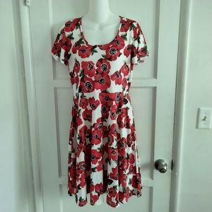 Acevog White & Red Floral Fit & Flare Short Sleeve Dress w/Pockets Size M